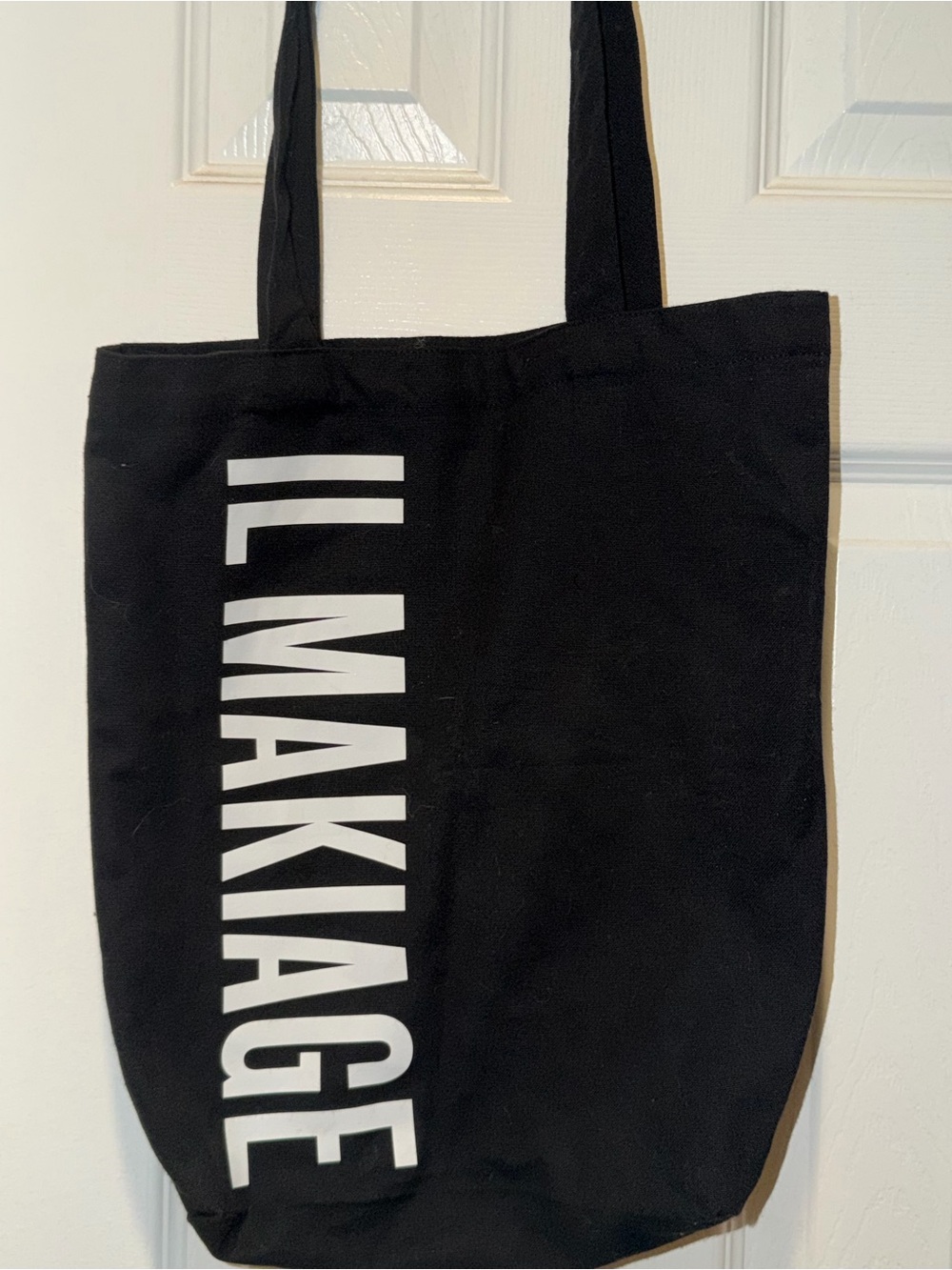 IL MAKIAGE Black Tote with White Vertical Logo